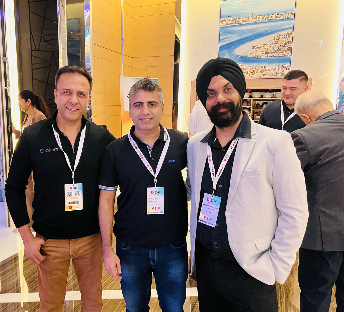 askharmansingh's tweet image. Great meeting @darpanmunjal (Founder, @atomHQ ) discussing how SEO, PPC &amp;amp; type-in traffic drive domain sales.
Also enjoyed chatting with @aishwin from @nameupgrade on new domain investment trends at @domain_days #DomainDaysDubai. 
Truly inspiring! 🙌
#Domaining #Networking #atom