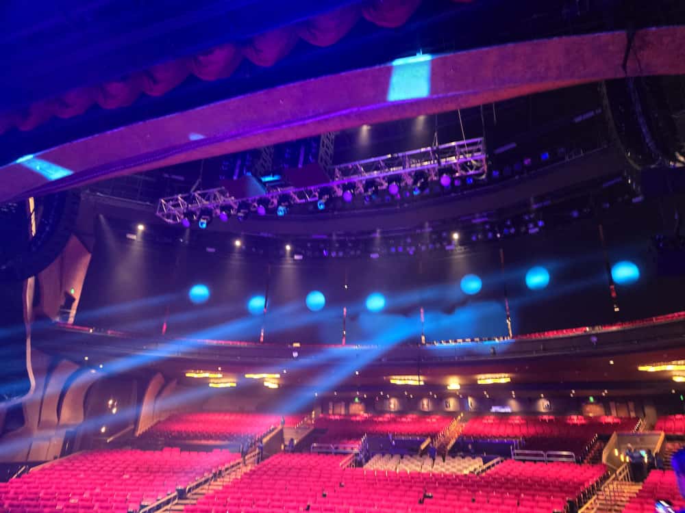 Tsoukalos's tweet photo. Foxwoods Casino Resort, Mashantucket, CT! What a night! Thank you for inviting us, and thank you to everyone who came out to see us. What an out-of-this-world welcome. We had a blast! I think tonight our show had the best lighting we've yet had. Courtesy of Reece Daniell. https://t.co/RROO9FpXXs