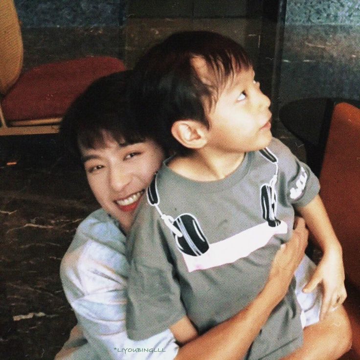 Mafuyama_Canyon's tweet photo. He stopped waiting for Wenlang to return 

Ten years of love didn’t vanish, it simply found a new home in Lele, the only person who ever made him feel that love was worth giving again 🥺❤️

#LangTu #ShenGao #GaoLele https://t.co/OnhycdDwa5