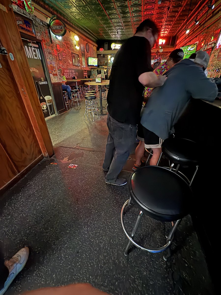 AdamsCoors's tweet photo. Yk I’ve made it when there’s more
Locals on a Friday night than other college students #honestlyshrink #amiunk https://t.co/VwMv36wYf0