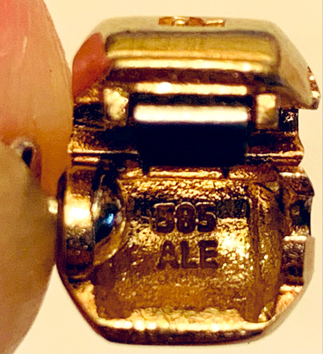 Good #News from the Cato Crane Specialist #Jewellery Valuation Department - Coming Soon at TheSaleroom.com/CatoCrane 0151 342 2321 <a href="/heswallmagazine/">Heswall Magazine</a> <a href="/HeswallBusiness/">Heswall & District Business Association</a> <a href="/shrewsmorris/">Shrewsbury Morris Dancers</a> <a href="/chestertweetsuk/">#chestertweets</a> <a href="/TopBananaMall/">Top Banana Antiques Mall Tetbury 1, Gl 88 DS UK</a> <a href="/MartinG8177/">#TheGlovemeister #ISupportSmallBusinessesEverydayX</a> <a href="/LivEchonews/">Liverpool Echo</a>  <a href="/cheshirelife/">Cheshire Life</a> <a href="/WestKirbyToday/">West Kirby Today</a> <a href="/GGWirral/">Girlguiding Wirral County</a> #UK