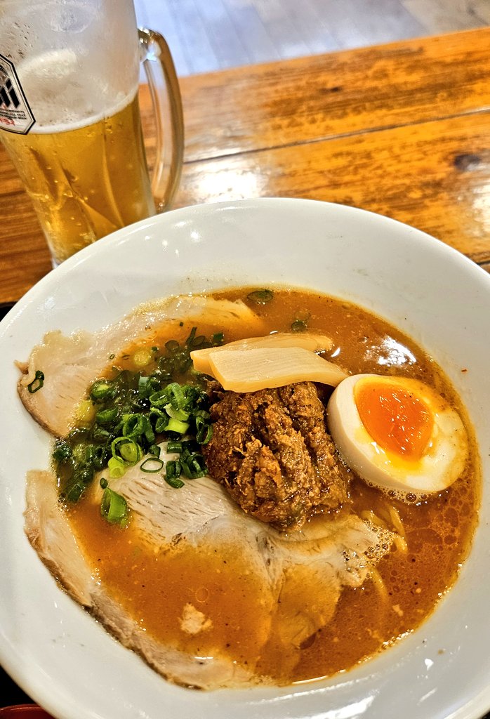 岡山　岡山市　#ランチ
#ラーメン #じゃんがら亭
麺と定食じゃんがら亭
生ビール　じゃんがらラーメン
1780円