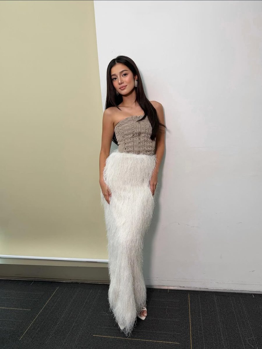 Paganda ng paganda talaga sya 🥹🥰 sayo lahat to Donny? 💖

BELLErangay FOR MGB

#BelleMariano #DonBelle