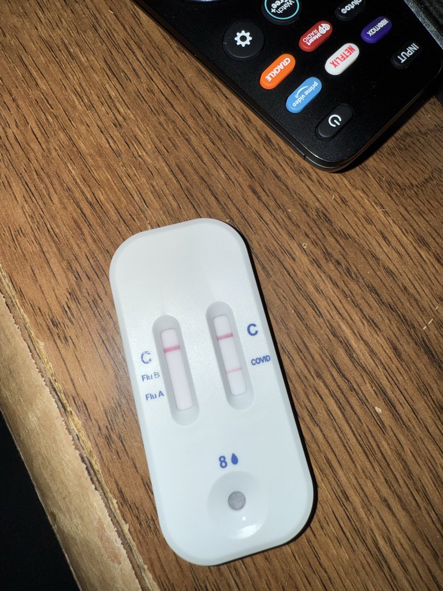 RHCP_Fan99's tweet image. Been a rough week .. but it’s finally over !! 🙏 sore throat that never went away and then 100 temp led me to this at home test result