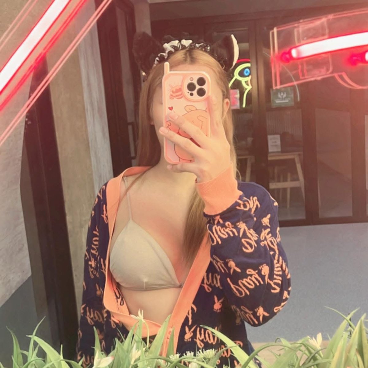 ขนม หวาน (สาวสอง) tweet media