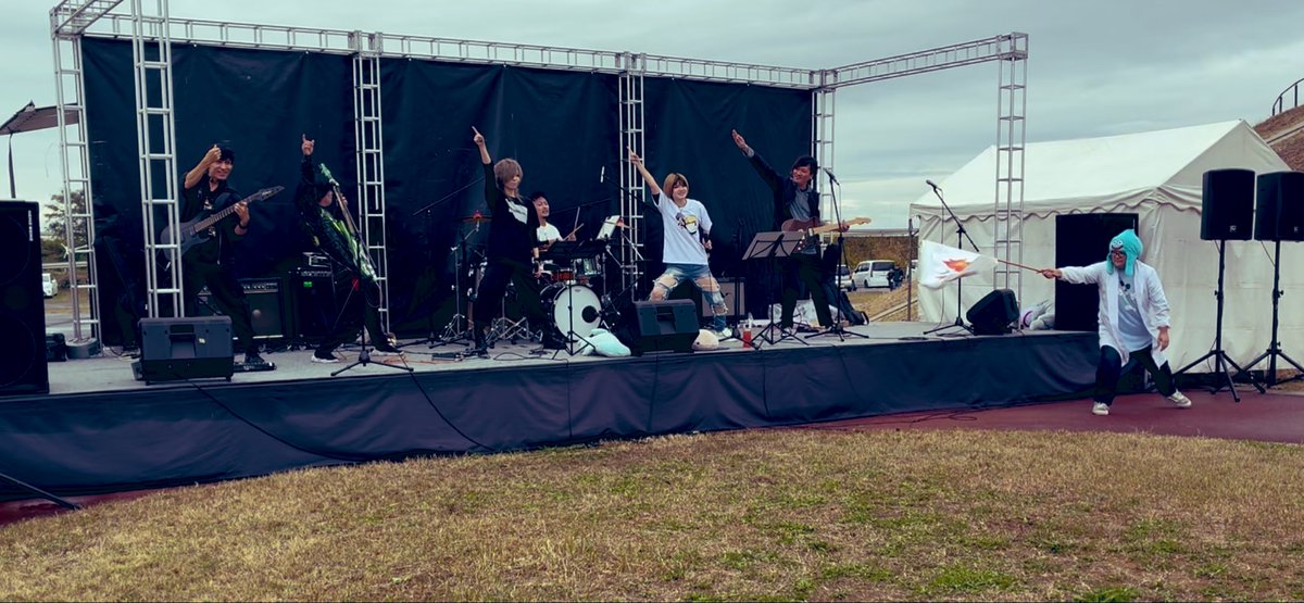 モダンコメコメズ tweet media