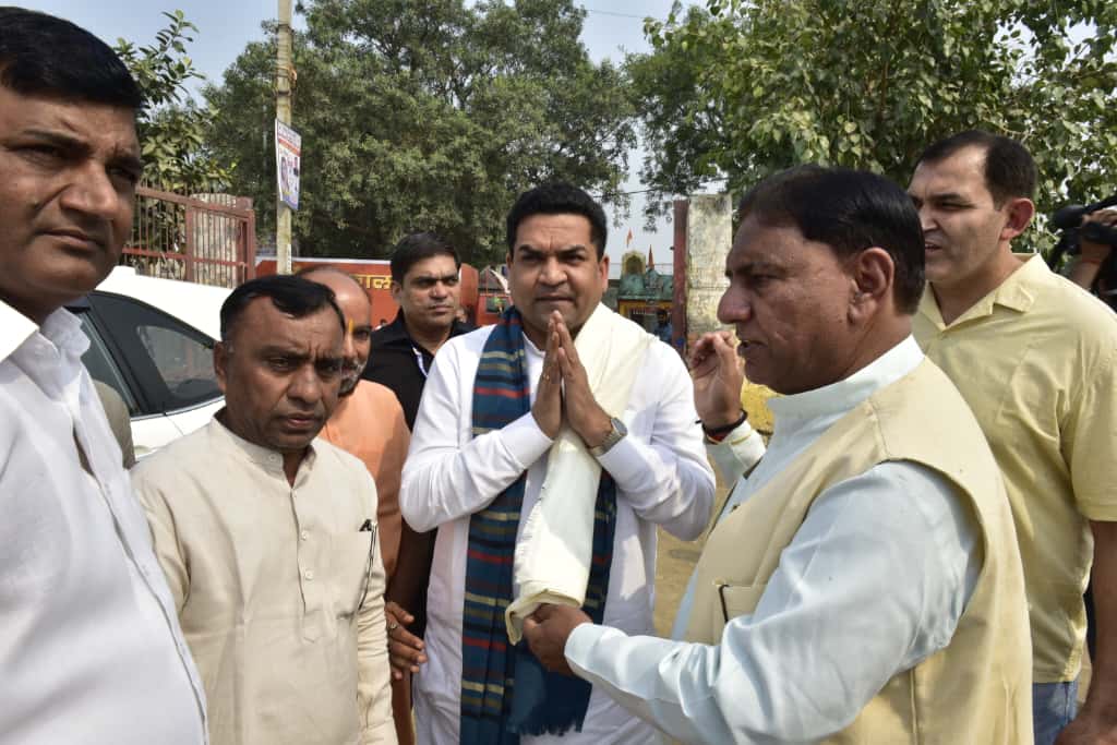 KapilMishra_IND's tweet image. हर घाट पर रात दिन हर विभाग के कर्मचारी मेहनत व मशक्कत से छठी मैया के उपासकों की सेवा में लगे हुए हैं
दिल्ली के नरेला में स्थित छठ घाट का निरीक्षण किया, घाट को पूरी दक्षता के साथ तैयार किया गया है ताकि पूर्वांचल के लोग स्वाभिमान से अपना पर्व मना सकें
दिल्ली में ऐसे करीब 1300 घाट…