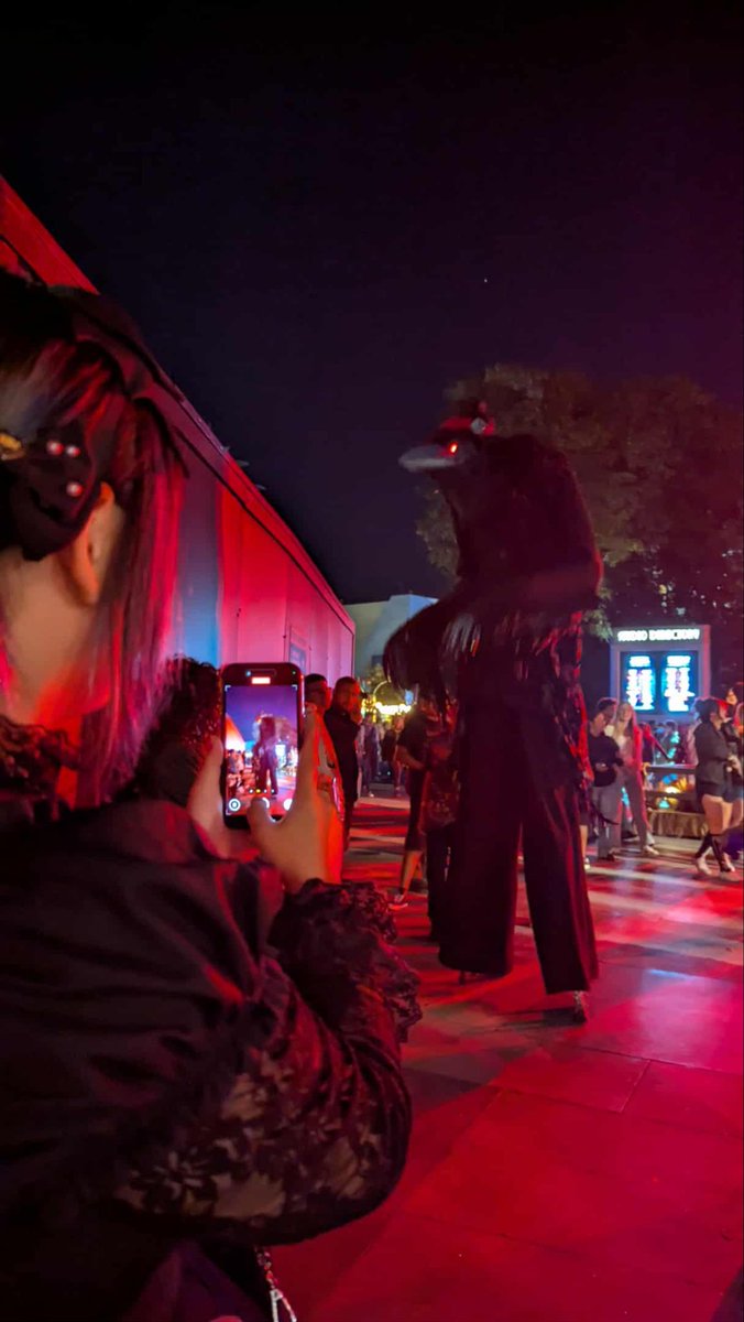 친구랑 갔던 호러나잇 ㅋㅋㅋ

새로산 염소가방 ㅋㅋ 
모르는 분이 옷 귀엽다며 뜨개호박을 주고가심🎃
히히 내새끼.. 올해도 사랑받고 있군… 🐦‍⬛