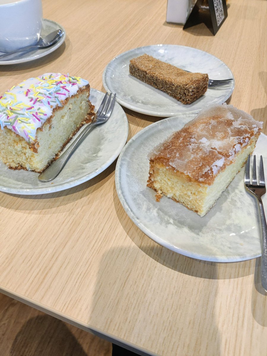 Kerrysr1's tweet photo. @tutty352 I have 4 pictures from Caldbeck, 2 of which involve cake! https://t.co/hswwggJDoB