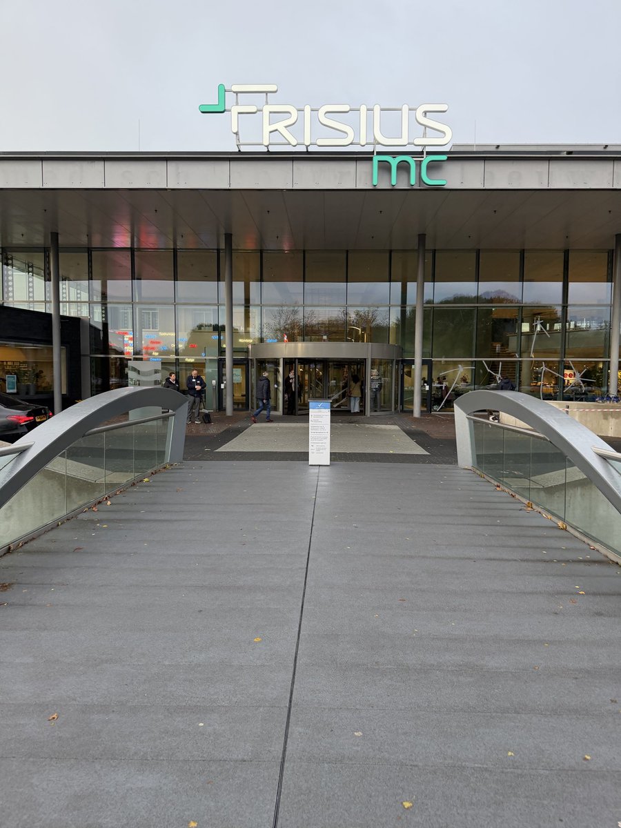 Op werkbezoek  met .@vvd kamerlid .<a href="/Harry_Bevers/">Harry Bevers</a>  bij het Frisius MC in Leeuwarden.
Goede gesprekken met het bestuur en artsenover spreiding van zorg, personeelstekorten en de toekomst van  zorg in onze regio. 🙌 

Met recht een TOPklinisch ziekenhuis!
#Leeuwarden #Zorg #VVD #17