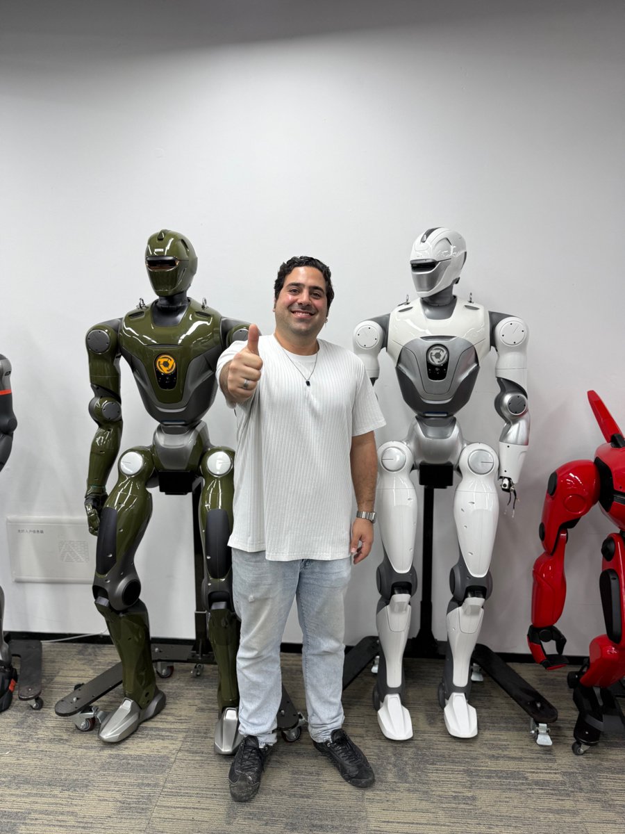 So <a href="/NimaZeighami/">Nima Zeighami</a> was lucky enough to see a 6 foot 2" 200 pound humanoid robot designed for fighting in China a few weeks ago. Legit jealous

It is so big it requires a solid cell battery nearly the size of it's chest to run.
