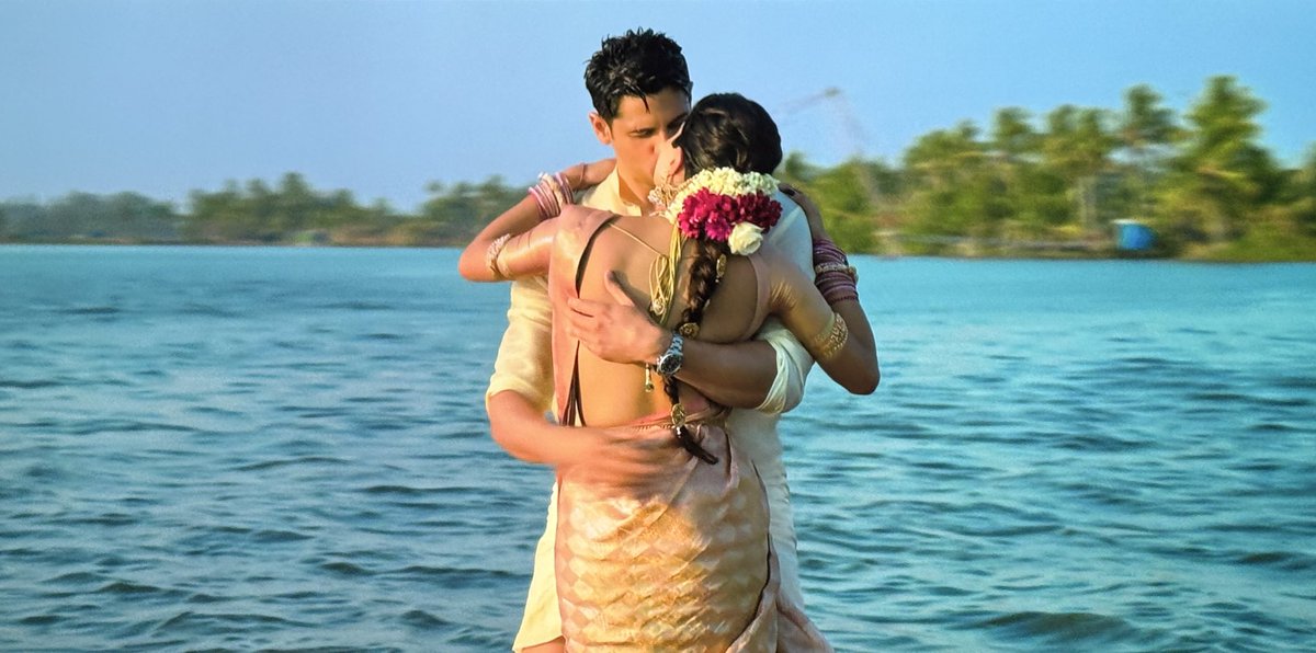 Just saw #ParamSundari. A love story of 2 states, today’s generation feelings. 🥰
Lovely songs., comedy, romance and sexy ending.! ❤️✨

This one made for soulmates. 💕

<a href="/SidMalhotra/">Sidharth Malhotra</a> #JanhviKapoor <a href="/OyeManjot/">Manjot</a> <a href="/siddshankar_/">Siddhartha Shankar</a> <a href="/UMusicIndia/">Universal Music India</a> <a href="/MaddockFilms/">Maddockfilms</a>