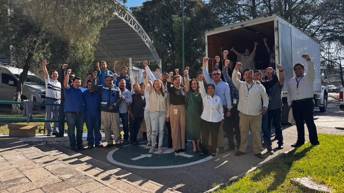 Tu_IMSSDgo's tweet image. El #IMSSDurango demuestra su solidaridad. 🚛💚 Nuestro camión con víveres parte rumbo a Veracruz, Hidalgo y Puebla, llevando el apoyo recolectado por nuestras y nuestros trabajadores. ¡Gracias a todos por su generosidad!  #IMSSDurango presente.