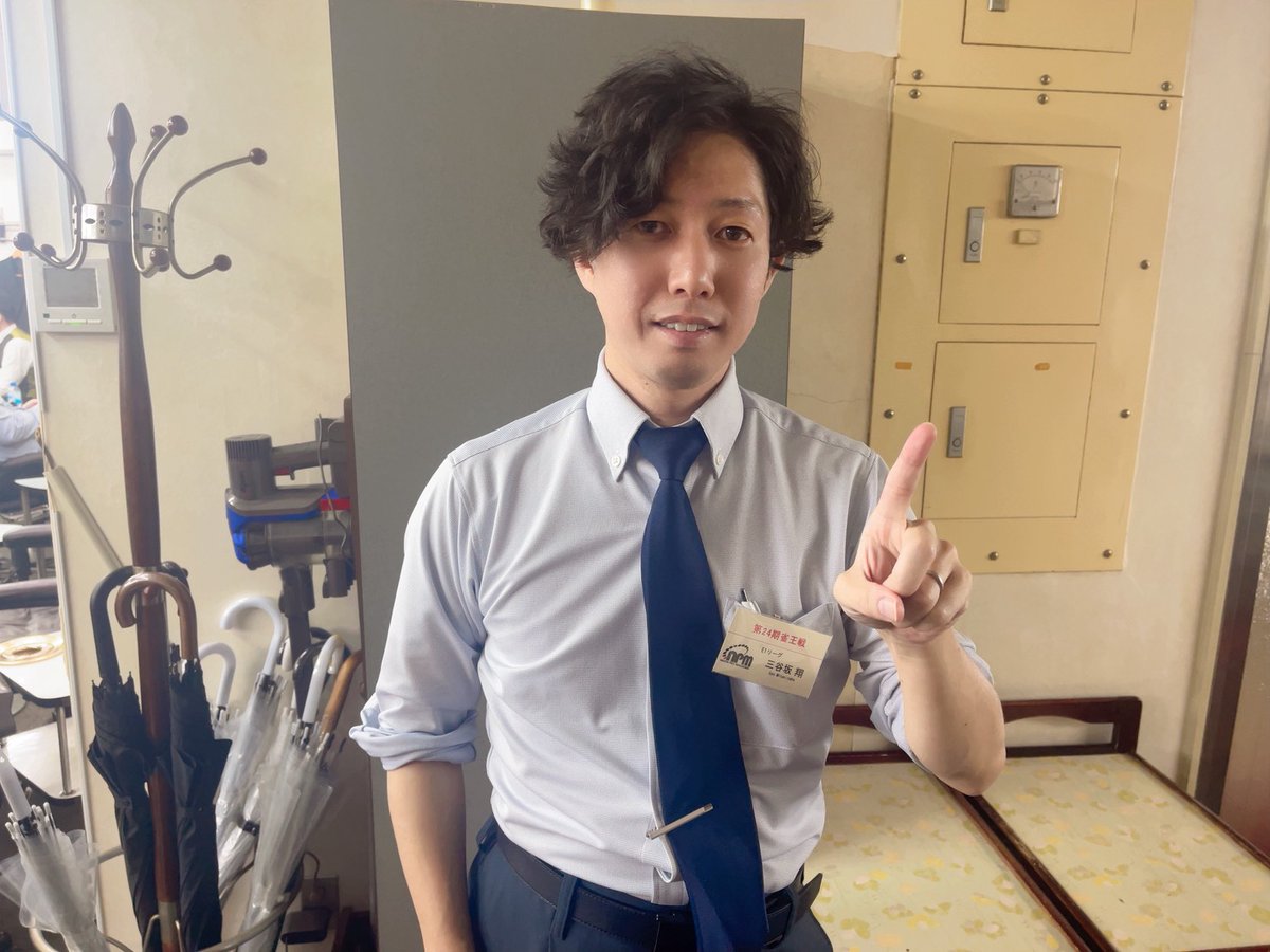 ClubNPM's tweet image. 【第24期 #雀王戦E1リーグ 】🎆後期4節

三回戦が終了しました。

トップ者は以下のとおりです。
＝＝＝＝＝＝＝
#三谷坂翔
#中神貴之
#安卓光希
#寺尾創一
＝＝＝＝＝＝＝

※C卓は別日に消化済みです。

【昇降級人数】

D1へ昇級→1位
D2へ昇級→2位
D3へ昇級→3～6位

E2へ降級→18位以下…