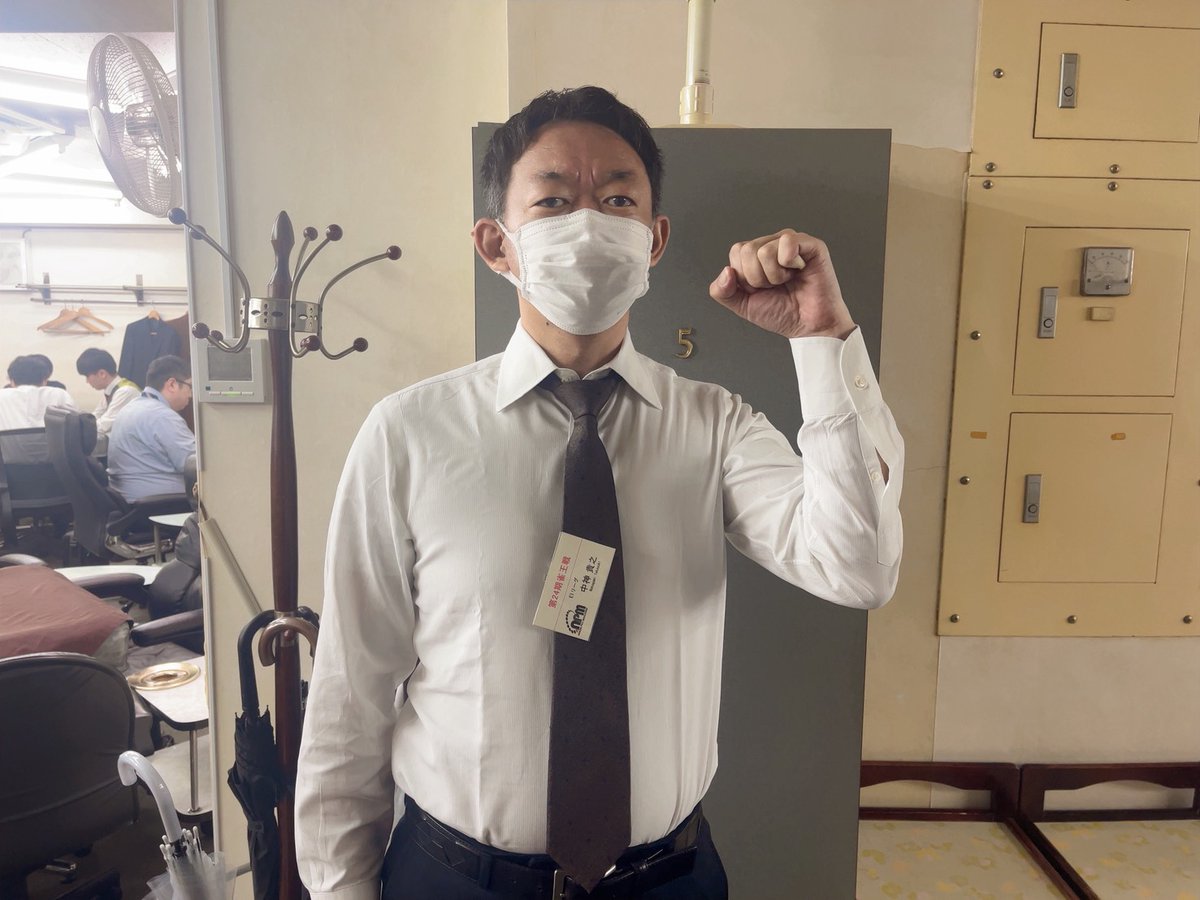 ClubNPM's tweet image. 【第24期 #雀王戦E1リーグ 】🎆後期4節

三回戦が終了しました。

トップ者は以下のとおりです。
＝＝＝＝＝＝＝
#三谷坂翔
#中神貴之
#安卓光希
#寺尾創一
＝＝＝＝＝＝＝

※C卓は別日に消化済みです。

【昇降級人数】

D1へ昇級→1位
D2へ昇級→2位
D3へ昇級→3～6位

E2へ降級→18位以下…