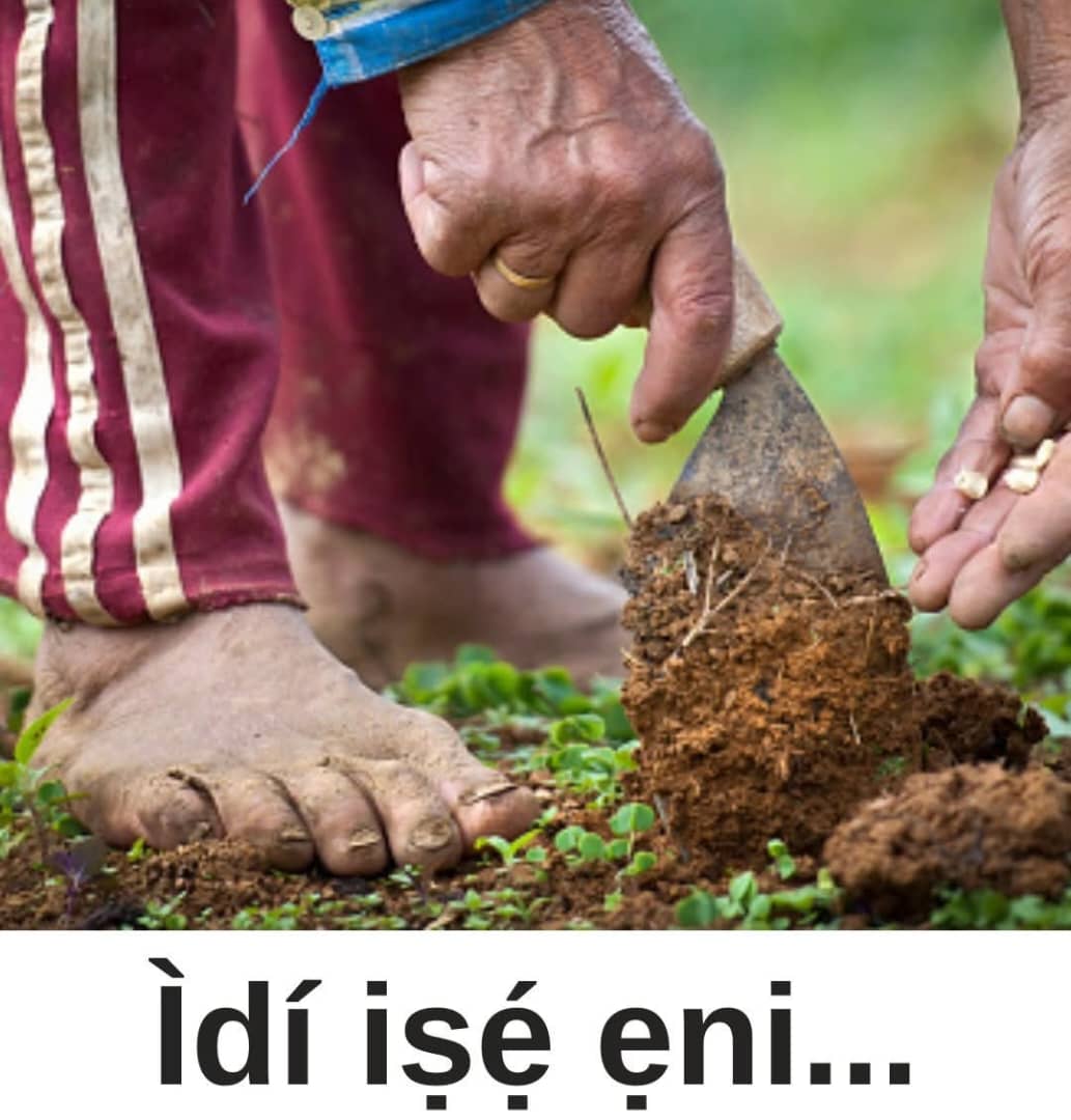 ModadeO58800's tweet photo. Ìdí iṣẹ́ ẹni láti ń mọni lọ́lẹ.

Translation 
A lazy individual can be identified by how they go about performing their tasks and duties.  

Moral 
Actions reveal character! A person's true nature is reflected in how he  or she approaches his or  responsibilities. https://t.co/yVucTulgqS