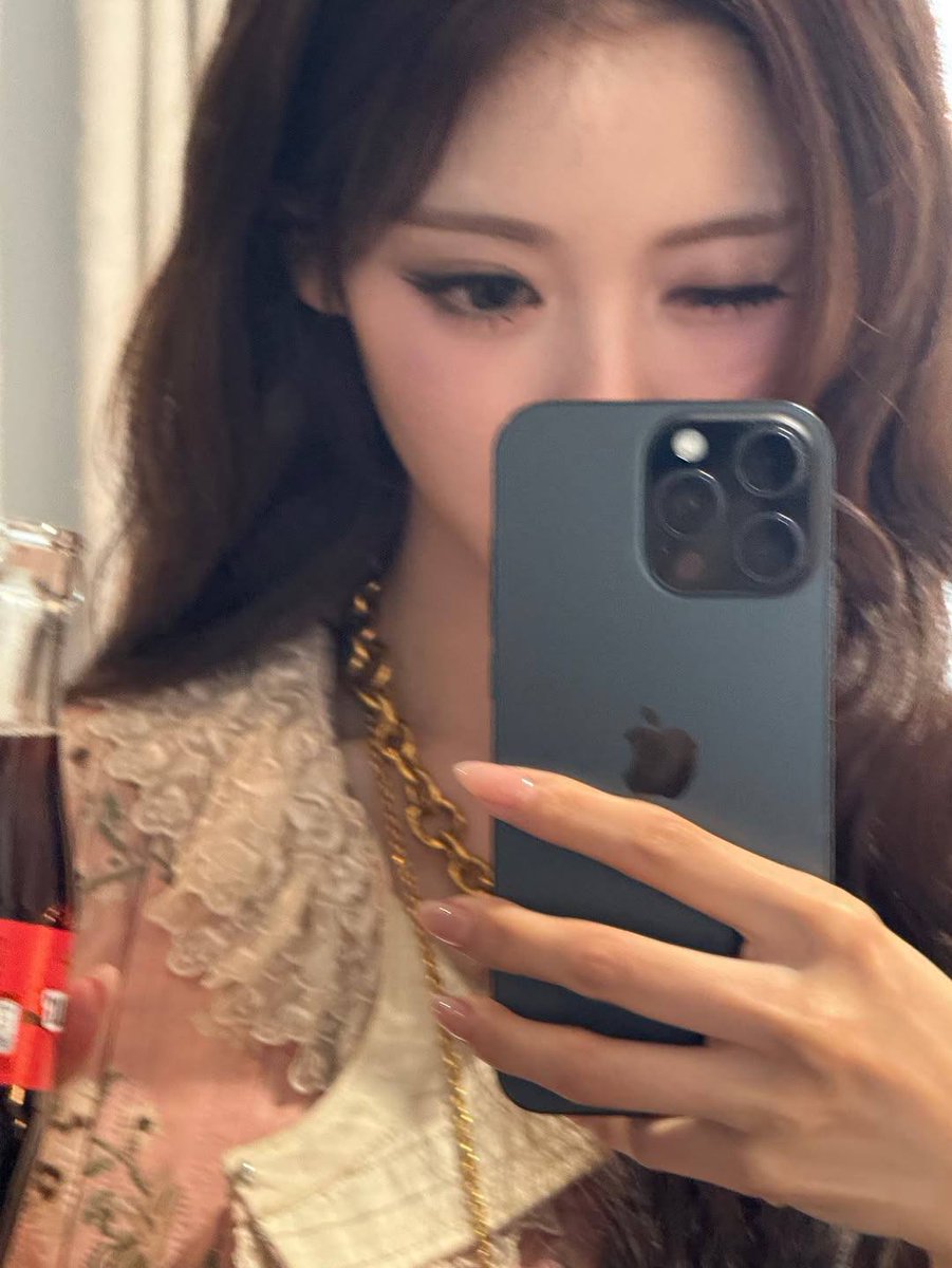 shinsyiaa's tweet photo. 𝐻𝑒𝑙𝑙𝑜 𝑝𝑟𝑒𝑡𝑡𝑦 𝑠𝑜𝑢𝑙𝑠!! it’s Anna speaking and i’m thinking about expanding my acquaintance, it would be nice if we can be a great buddy starting from now. Please drop anything bellow to start our friendship ♡ 

ps : retweet and share will be appreciated. https://t.co/QMW90D3IdP