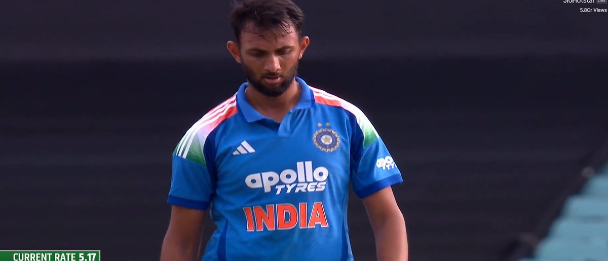 TheStumpStory's tweet photo. Meet our bowler Prasidh Krishna , he is the premium fast bowler who gets smacked for 3 boundaries by a no9 batsman . 
He replaced Arshdeep Singh today and has an economy of 8 so far .
#AUSvIND #INDvsAUS #Cricket https://t.co/v1BhYJfjfy