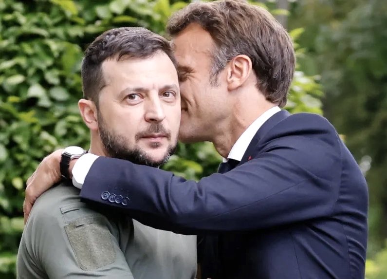 f_philippot's tweet photo. RUINE ! ⤵️

« Nous livrerons dans les prochains jours à l’Ukraine des missiles Aster additionnels, de nouveaux programmes de formation et de nouveaux Mirage » ! 

C’est ce que vient d’annoncer Macron, au moment où on dit aux Français de se serrer la ceinture, où on va geler les retraites, dérembourser des médicaments, créer des taxes sur les tickets-restaurants, etc. ! 🤦🏻‍♂️

(cf : https://t.co/g6KgGMGg3U)

➡️ Stop à ce scandale monstrueux ! C’est l’entretien de la guerre et la ruine de nos armées et de la France !

Plus une arme, plus un euro et évidemment pas un soldat pour l’Ukraine !