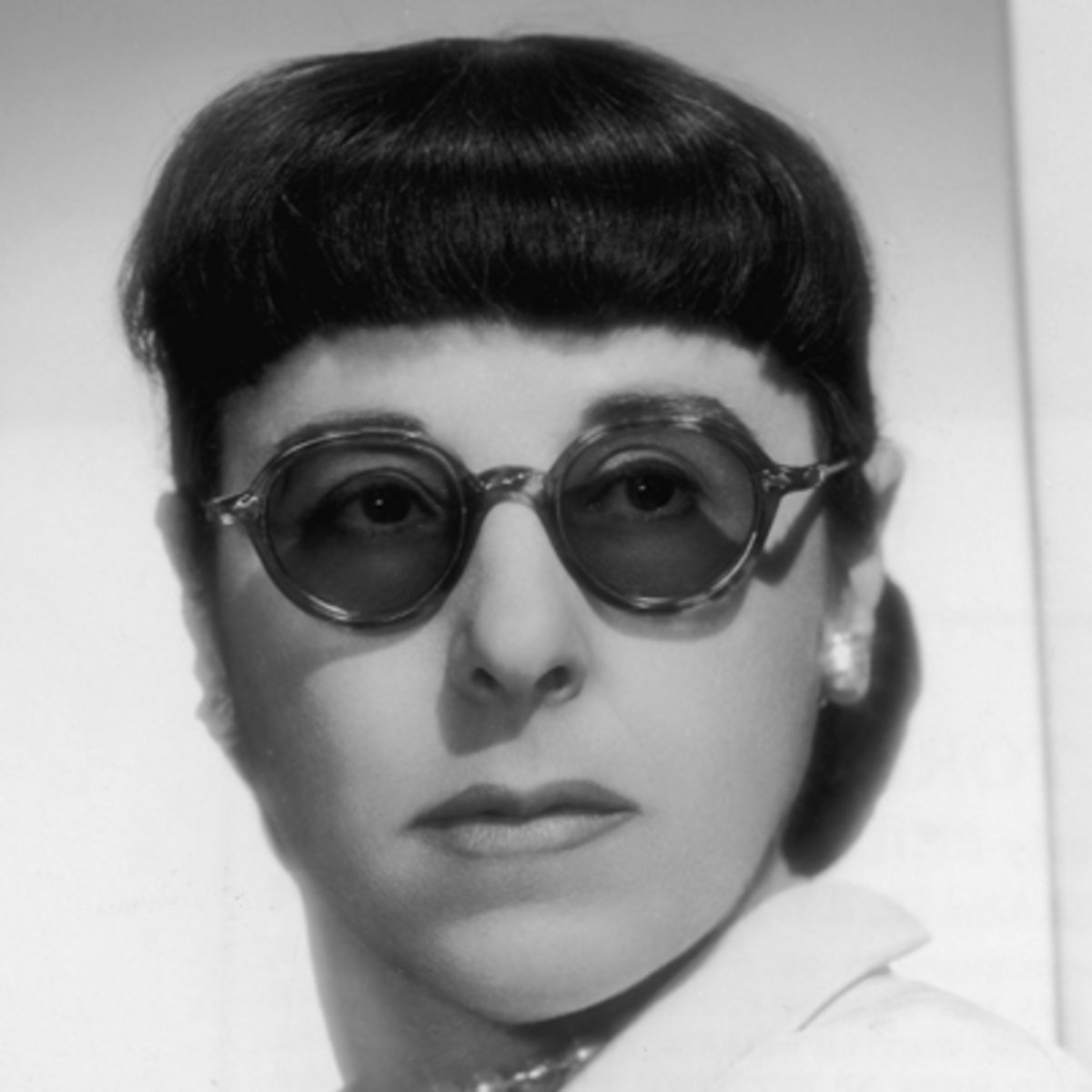 CemeteryGuide's tweet image. Eight-time Oscar winner (35-time nominee) costume designer Edith Head died on this date in 1981. She&apos;s at Forest Lawn Glendale.