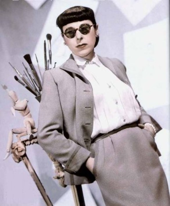 CemeteryGuide's tweet image. Eight-time Oscar winner (35-time nominee) costume designer Edith Head died on this date in 1981. She&apos;s at Forest Lawn Glendale.