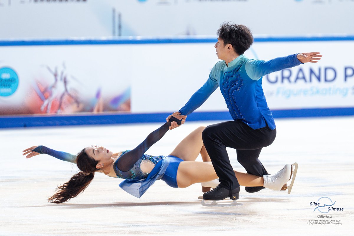 niceiceprincess's tweet photo. Sui/Han's FS practice moments 💙
#WenjingSui #CongHan #GPCHN2025 https://t.co/Pyty2jp8Nk