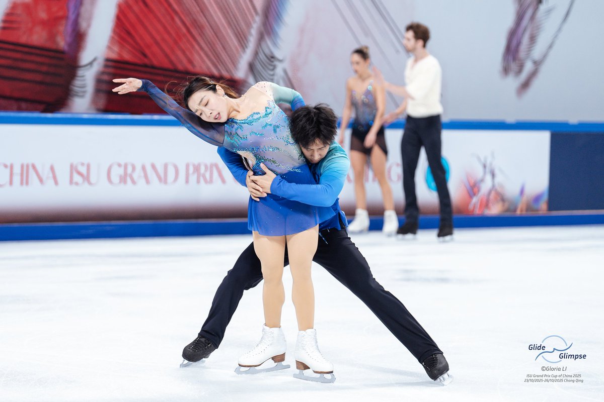 niceiceprincess's tweet photo. Sui/Han's FS practice moments 💙
#WenjingSui #CongHan #GPCHN2025 https://t.co/Pyty2jp8Nk