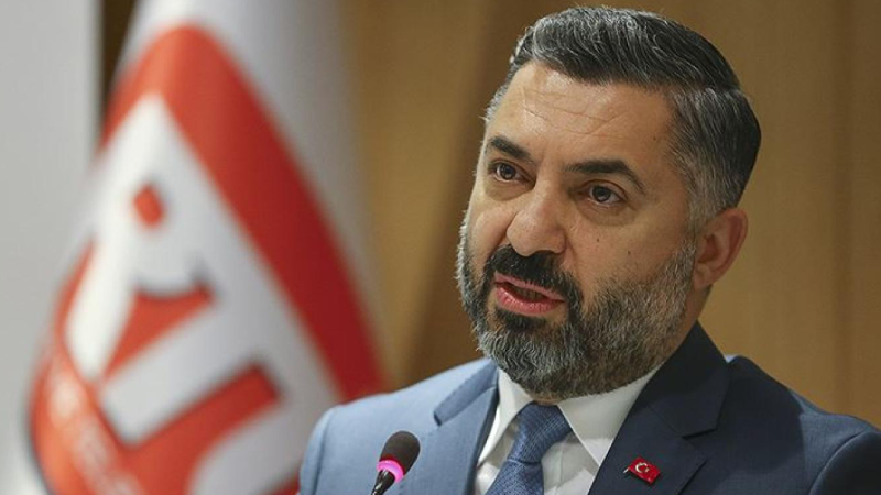 RTÜK Başkanlığı görevini Mehmet Daniş'e devreden Ebubekir Şahin, Türk Telekom'un yeni Genel Müdürü olarak atanmıştır. Sayın Şahin'i tebrik eder yeni görevlerinde başarılar dileriz. <a href="/ebekirsahin/">Ebubekir Şahin</a> <a href="/snnburhan/">Sinan Burhan</a>