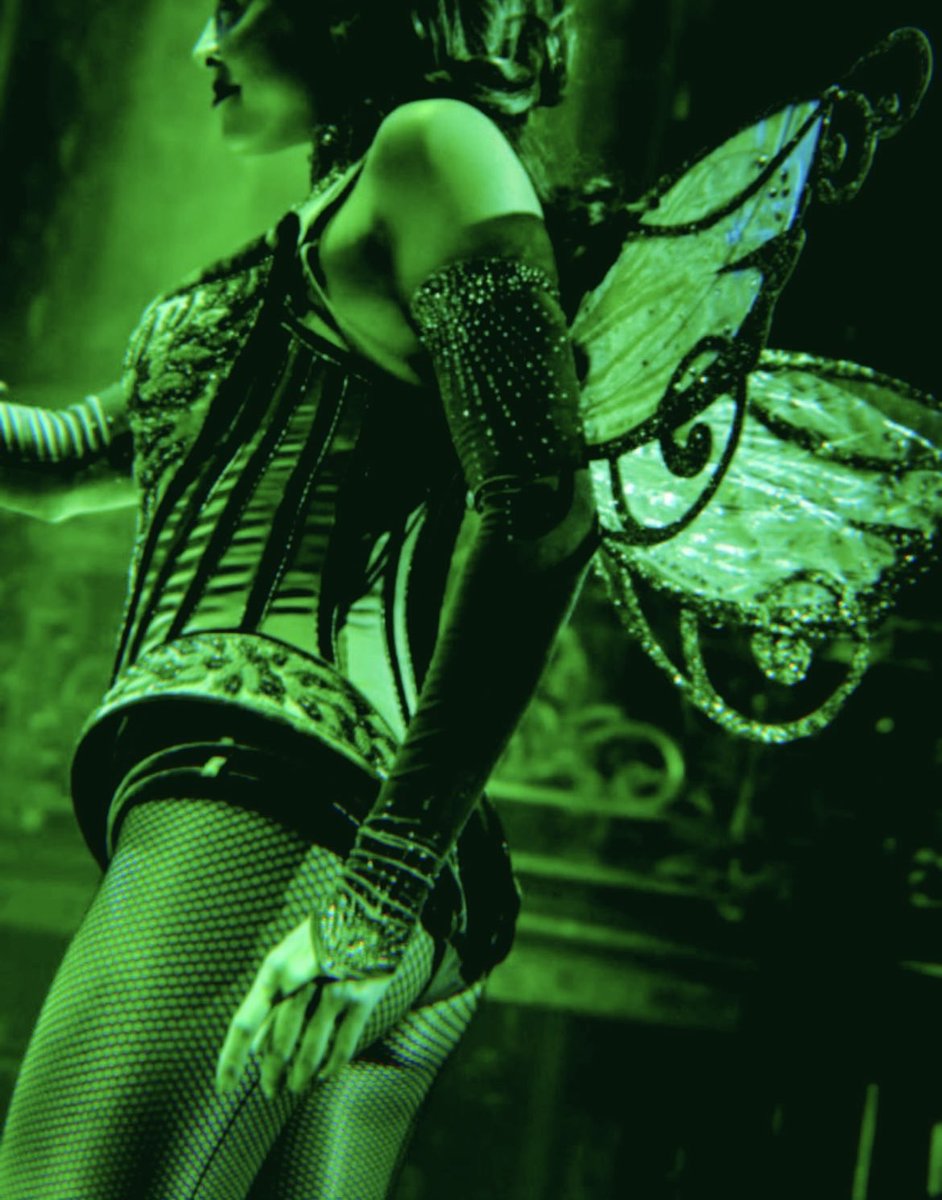 ❛ it is … the green fairy who bedevils even as she bewitches. ❜ 🧚🏾✨

( #boohemianbash )