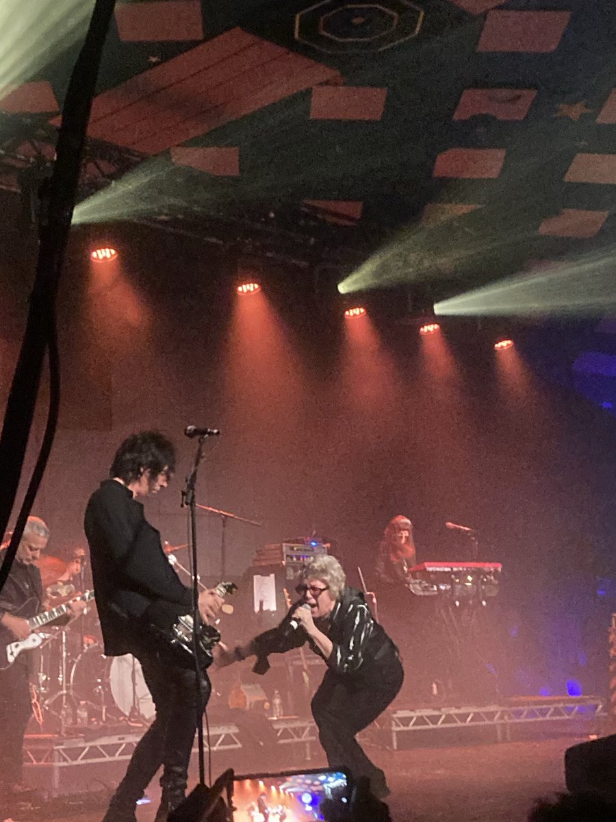 Last night <a href="/pfurs/">The Psychedelic Furs</a> were astounding <a href="/TheBarrowlands/">Barrowland Ballroom</a> 
On 🔥 FIRE !
Songs from each album bringing back wonderful memories.
Joyous.
How many of you were there?
X RC X ✊❤️