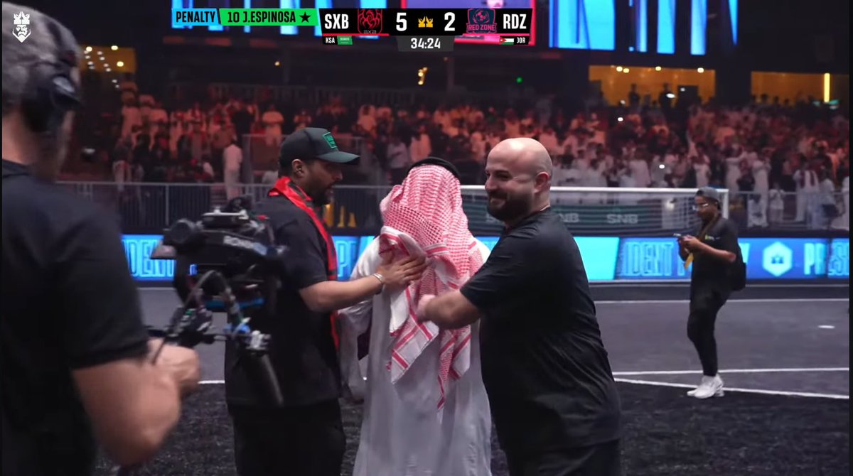 تطبطب ولا م تطبطب صالخينك صالخينك❣️