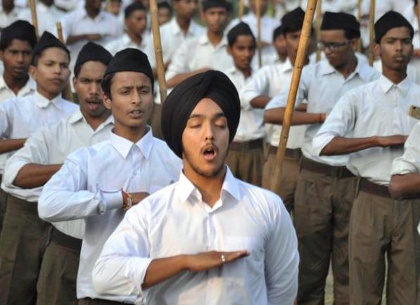 pankajthakkarr's tweet image. राष्ट्रीय स्वंयसेवक संघ सभी को राष्ट्रहित के लिए एक साथ चलने के लिए प्रेरित करता है। चाहे वो किसी भी पँथ, जाति या वर्ग से हो।

राष्ट्र प्रथम 

@PavanRanaRSS @gupta_rekha @Virend_Sachdeva @ashishsood_bjp
#RSS100Years