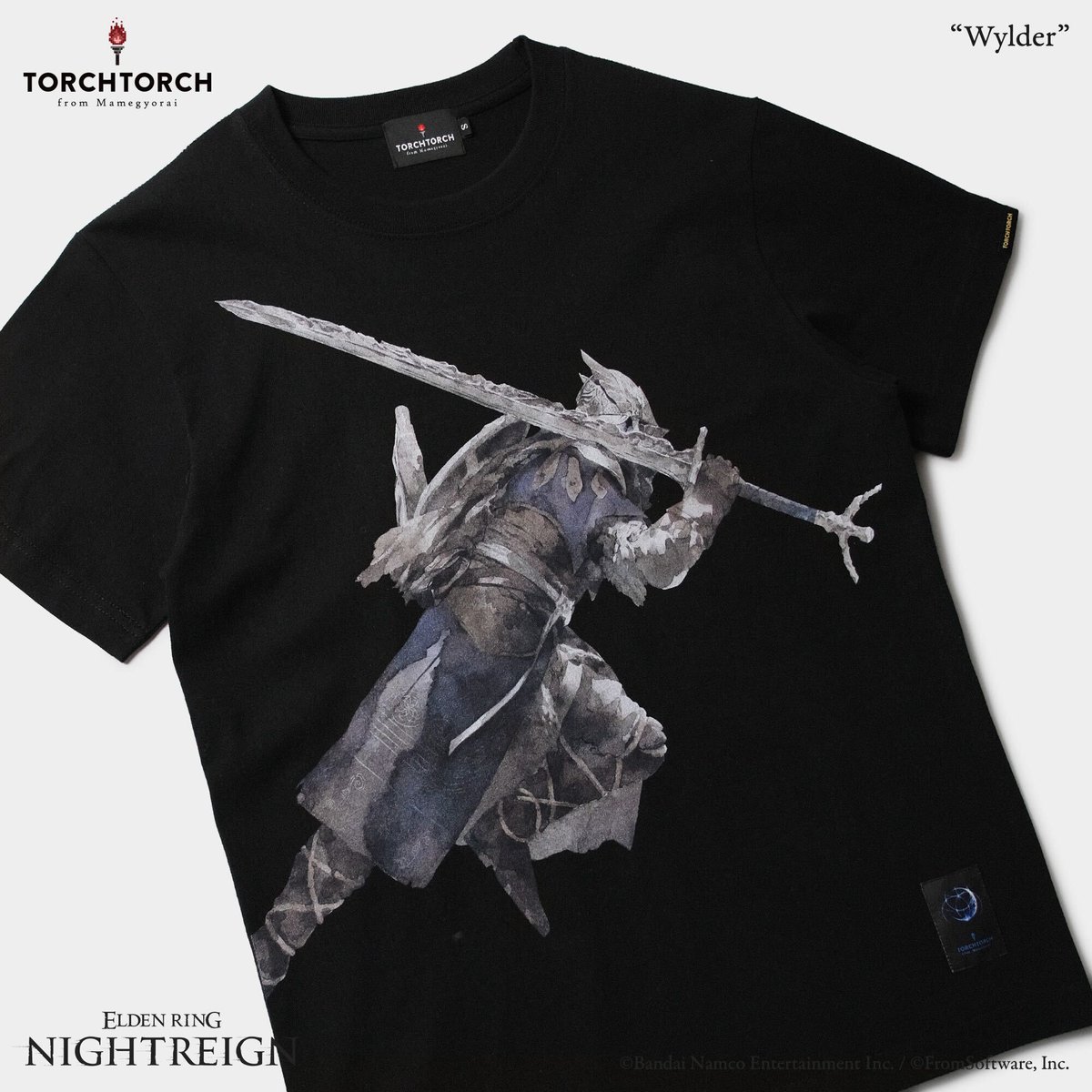 torchtorch_jp's tweet image. 【一般販売開始】
『ELDEN RING NIGHTREIGN』より「追跡者」のTシャツが、各店と公式ECサイトに入荷いたしました。大剣を担ぎ疾走する彼の姿を、よしおか氏 @o10fu の描き下ろしで淡く上品に表現。8色顔料プリンターによる繊細で鮮やかな発色も、ぜひじっくりとご覧ください。
torchtorch.jp/product/elden_…