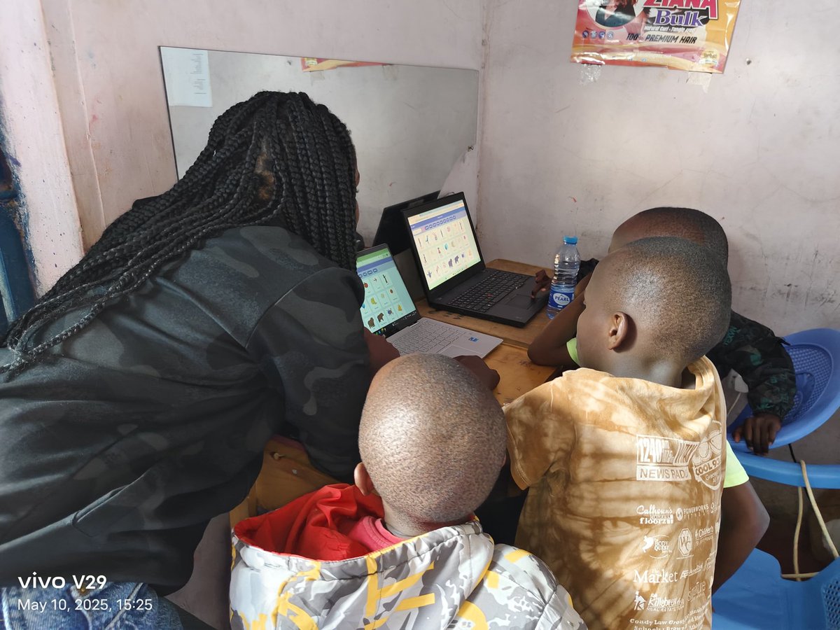 CodeYetu's tweet image. Our weekend coding classes are buzzing! Kids in our virtual club are diving into tech with passion. Volunteers at our partner schools are empowering the next gen with skills. Join the fun—our Saturdays are packed with action! 💻 #TechForKids #KidsThatCode