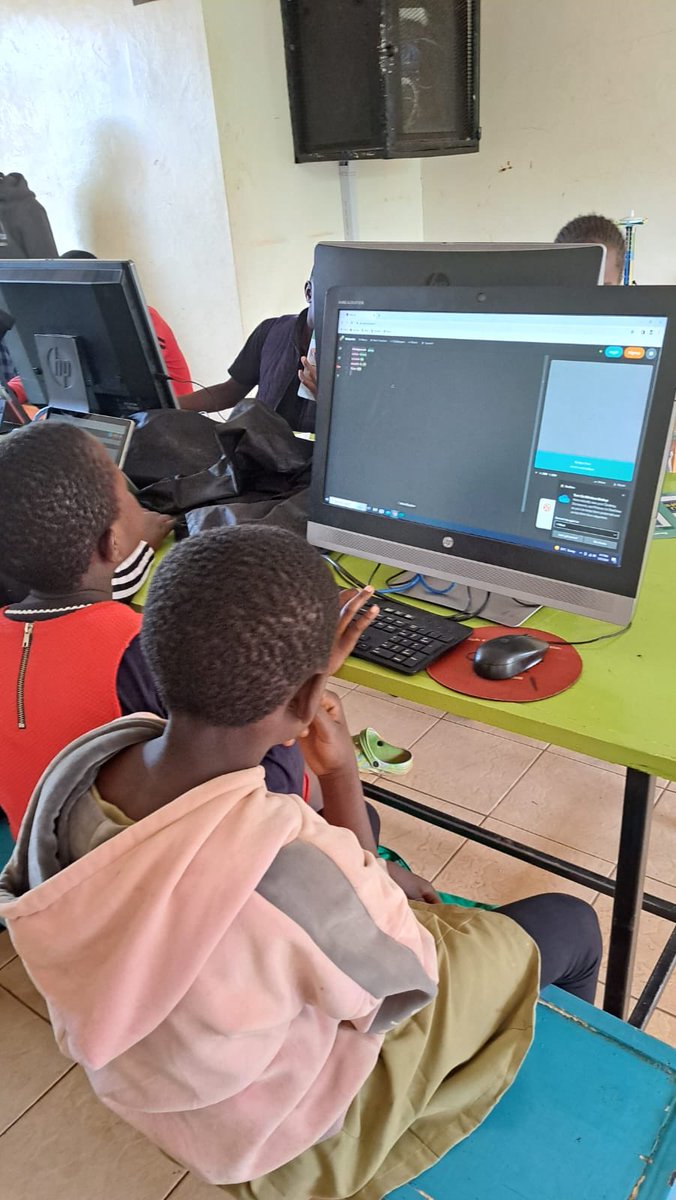 CodeYetu's tweet image. Our weekend coding classes are buzzing! Kids in our virtual club are diving into tech with passion. Volunteers at our partner schools are empowering the next gen with skills. Join the fun—our Saturdays are packed with action! 💻 #TechForKids #KidsThatCode