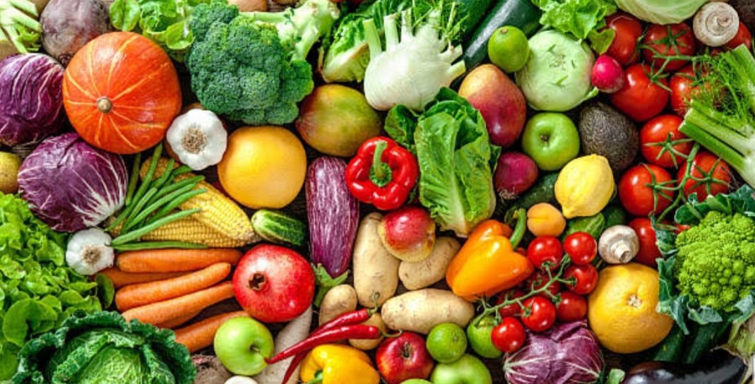 Ku_Papa3Kotubu3's tweet image. 今月から食物アレルギーのため

〝野菜生活〟を始めました。

割合が野菜８お肉２（鶏肉・豚肉）

ふりかけご飯は長期継続中です❗😀
#ヘルシー思考
#健康増進 
#健康習慣 
#健康管理 
#健康管理 
#健康体型界隈