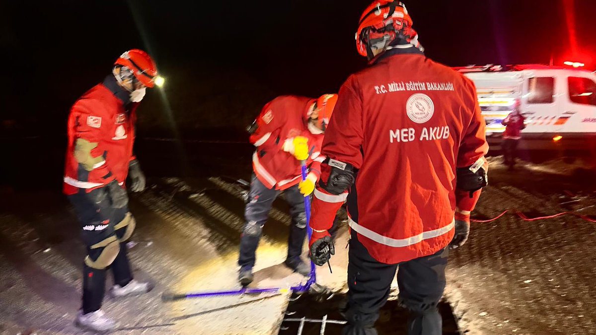 Kastamonu ilinde Bölge Düzeyi Afet Tatbikatı gerçekleştirilmiştir. Tatbikata DÜZCE MEB AKUB ekibimiz  katılım sağlamıştır.
<a href="/tcmeb/">Millî Eğitim Bakanlığı</a> 
<a href="/Yusuf__Tekin/">Yusuf Tekin</a> 
<a href="/meb_dhgm/">Destek Hizmetleri Genel Müdürlüğü</a> 
<a href="/omurfatih/">Ömür Fatih Karakullukçu</a> 
<a href="/mebisgb/">İşyeri Sağlık ve Güvenlik Birimi Daire Başkanlığı</a> 
<a href="/ozkan_meb/">Özkan AVCI</a> 
<a href="/MetinTayarer/">Metin TAYARER🇹🇷🇹🇷🇹🇷</a>
