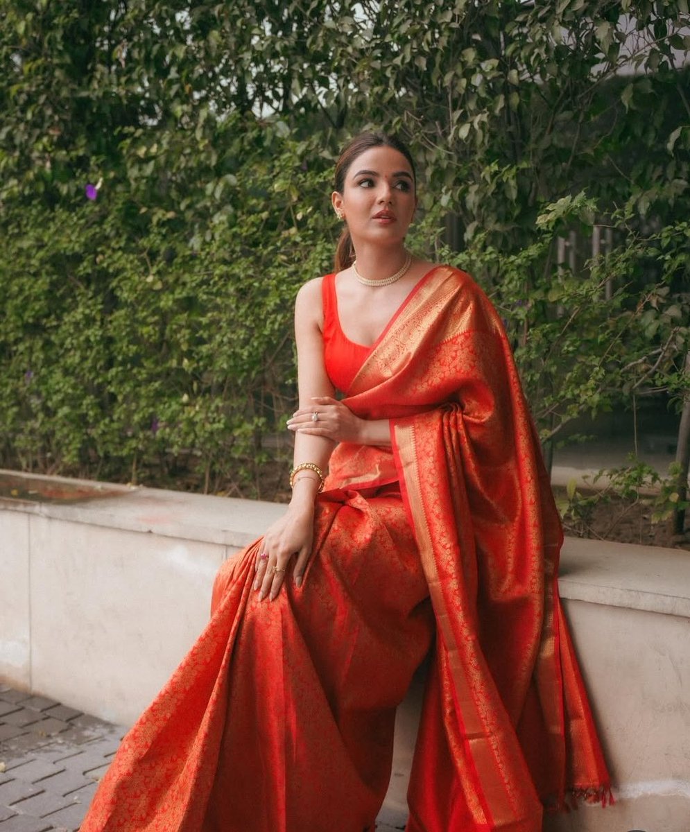 Her in saree >>> 

JASMIN AS SUKH TURNS3
#JasminBhasin