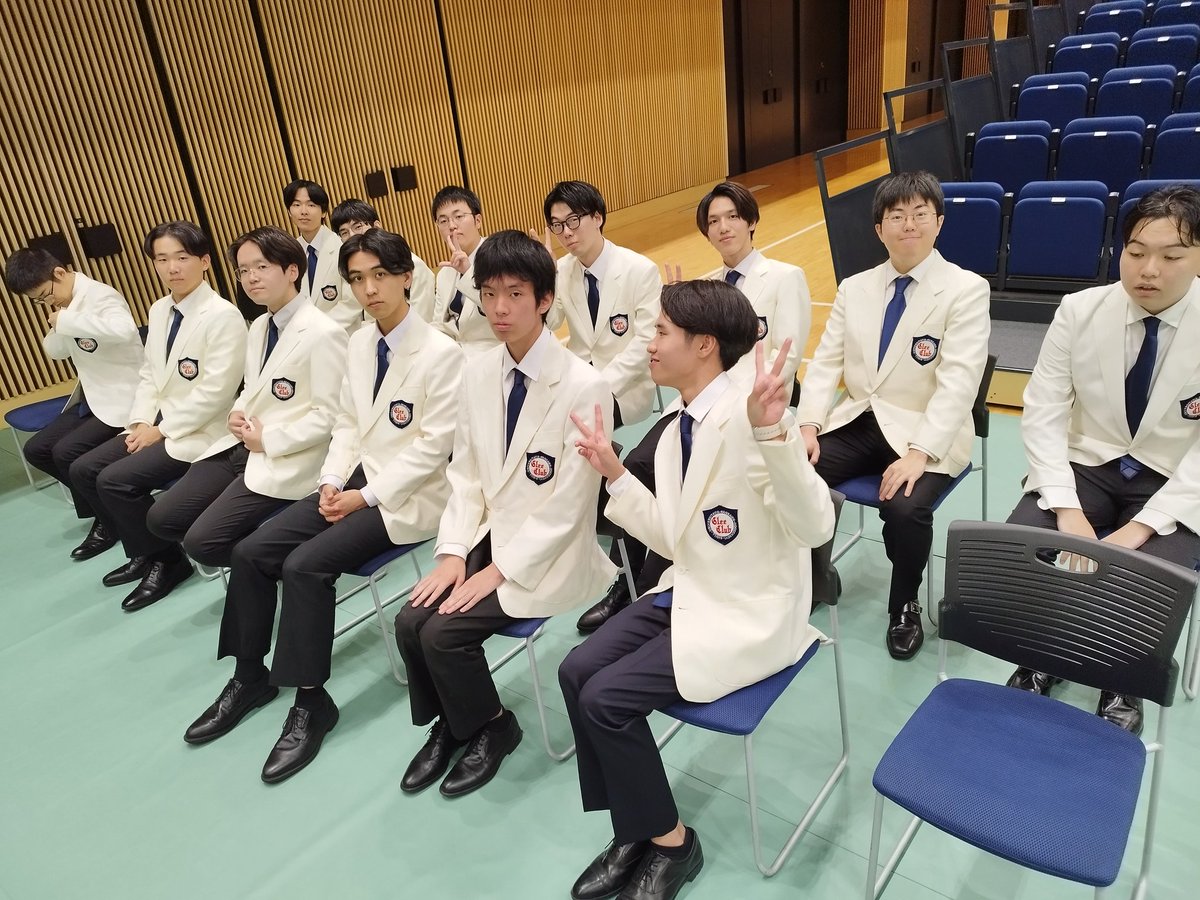 Kandai_Glee's tweet photo. ㊗️関西大学北陽高等学校 100周年記念式典㊗️
本日はご依頼いただき、北陽高校100周年式典にて、「関西大学学歌」「北陽高校校歌」の2曲を演奏させていただきました。関西大学北陽高等学校 吹奏楽部の皆さんとの迫力ある演奏で、花を添えることができたなら幸いです。100周年 誠におめでとうございます🎉 https://t.co/n82sRni9z9