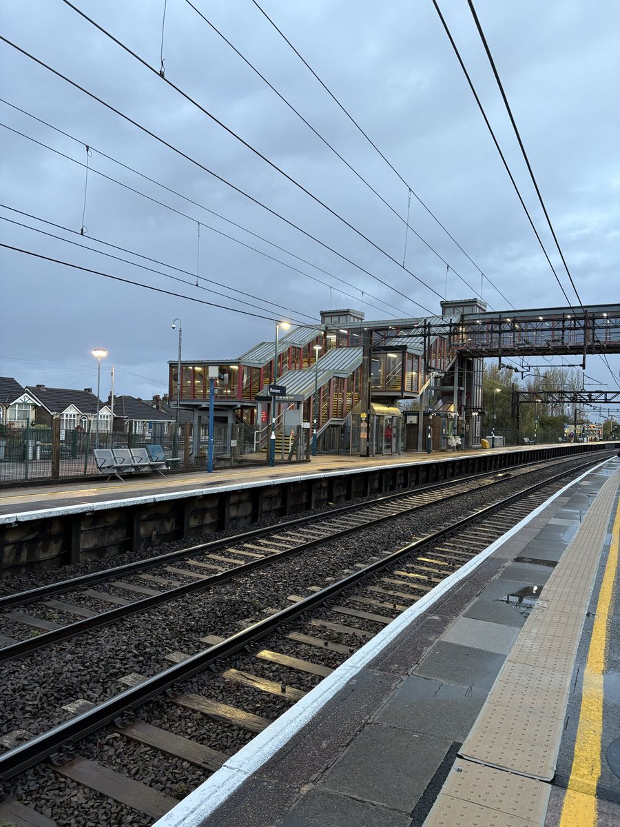 En route to Wembley via Runcorn. I’m really excited and intrigued to see how <a href="/England_RL/">England Rugby League</a> get on. 🏟️