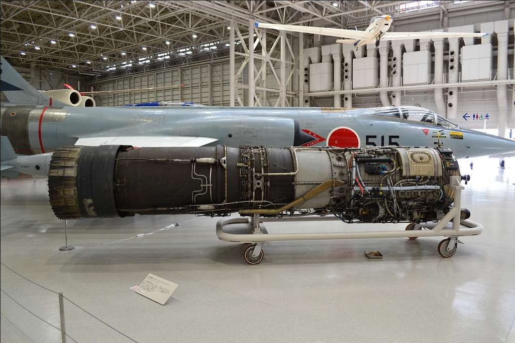 This astonishing work of #scalemodelling ⬇️ represents a GE J79 afterburning turbojet of a JASDF F-104J Starfighter. In scale, it has the cylindrical proportions of a AA battery (likely a little longer). Both aircraft and engine licence built in 🇯🇵