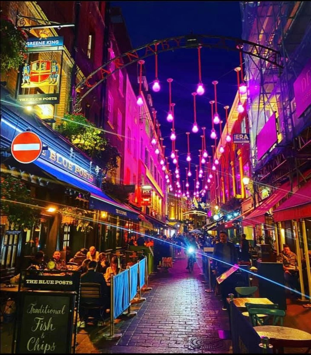 monty772011's tweet photo. Carnaby by night. London. #London #Carnaby #CarnabyStreet #KinglyStreet https://t.co/kJhBxC3P4b