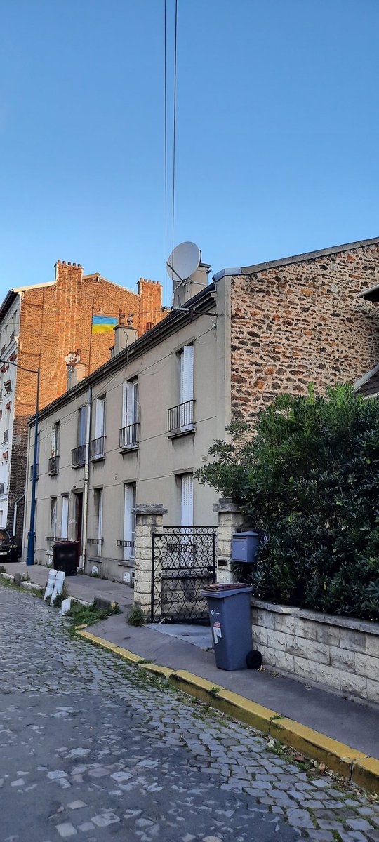 V tomhle prima domku u dcery v Parizi bydlime 🙂