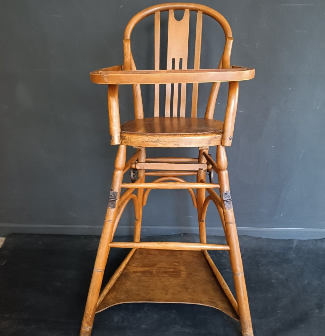 El Proyecto Memorias y Patrimonios Personales, está finalizando la intervención del lote 21 compuesto por mobiliario de Aldaia, realizado por nuestro equipo, gracias a la subvención del Ministerio de Cultura.
#ProyectoMemorias
#SomosACRE