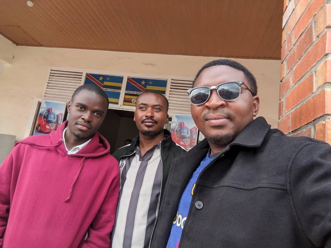 OlivierMWATSIM1's tweet image. Long-awaited, now a reality 🇨🇩➡️🇺🇬
From Goma (DRC) to Kampala (Uganda)!
I’m excited to finally be in Kampala for the @ETHNile_ event.
Meeting #blockchain enthusiasts from different African countries in person truly makes me happy 🙌
#Ethnil #BlockchainAfrica #Web3 #AfricaTech