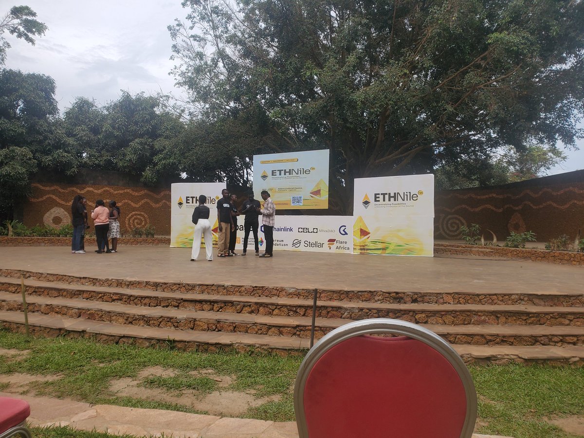 OlivierMWATSIM1's tweet image. Long-awaited, now a reality 🇨🇩➡️🇺🇬
From Goma (DRC) to Kampala (Uganda)!
I’m excited to finally be in Kampala for the @ETHNile_ event.
Meeting #blockchain enthusiasts from different African countries in person truly makes me happy 🙌
#Ethnil #BlockchainAfrica #Web3 #AfricaTech