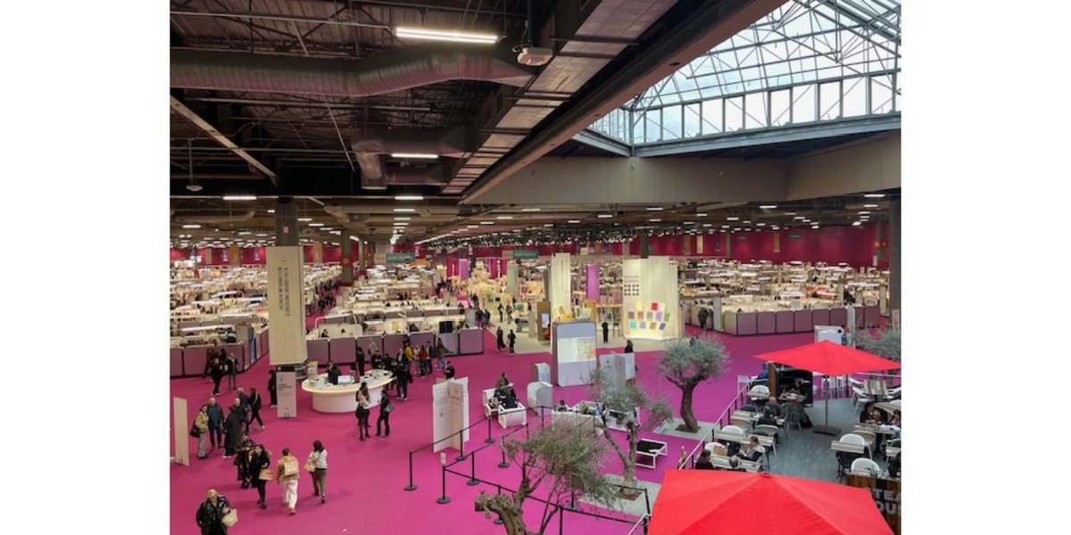 TextileValue's tweet image. Première Vision redefines “Made in France” with a new format to elevate French craftsmanship on the global stage. 

Read More: textilevaluechain.in/in-depth-analy…

#PremiereVision #MadeInFrance #FrenchCraftsmanship #FashionInnovation