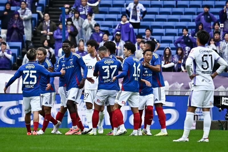 SoccerKingJP's tweet photo. ⚓️試合結果🐻
横浜FMが残留に大きく近づく連勝！　広島を3発撃破、降格圏と勝ち点差「5」に
https://t.co/1vey1X8DBi

🗣編集部より
「横浜F・マリノスが勝利したことで、最下位アルビレックス新潟は降格が決まり、湘南ベルマーレも明日ドロー以下なら残留の可能性が消滅します」 https://t.co/gKNs55sACz