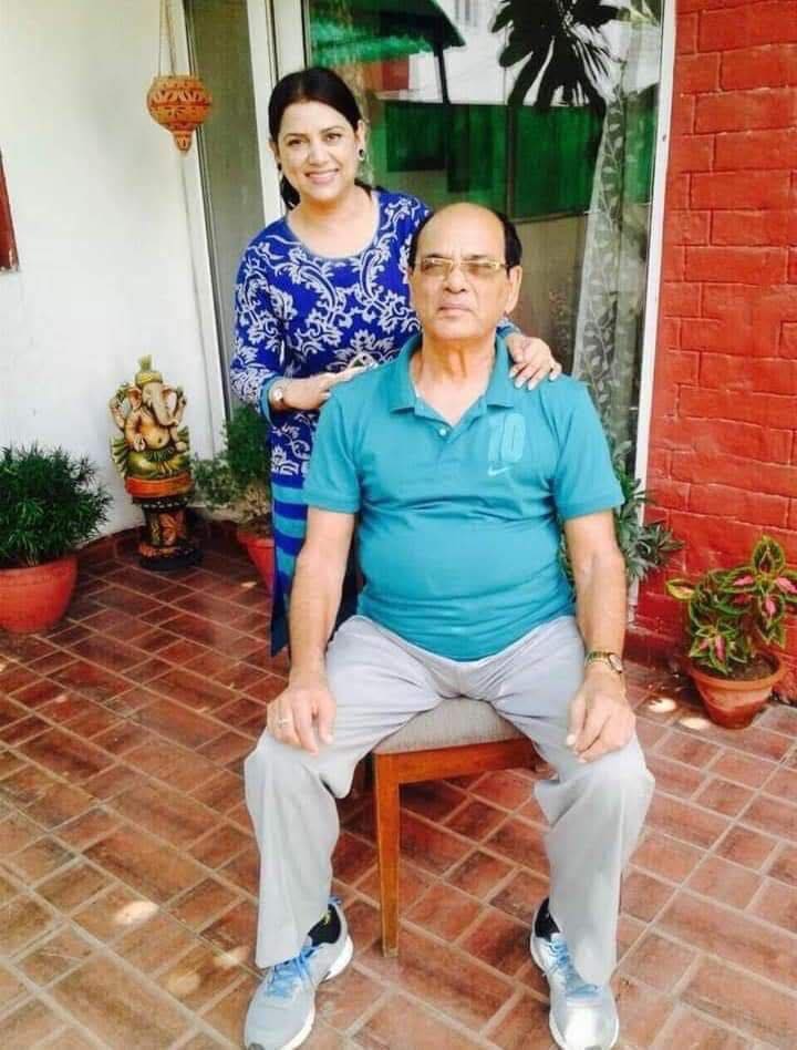 <a href="/qvive_/">QVIVE</a> Har waqt sath rahenge.
Sushant ka parivar hmara parivar ❤️