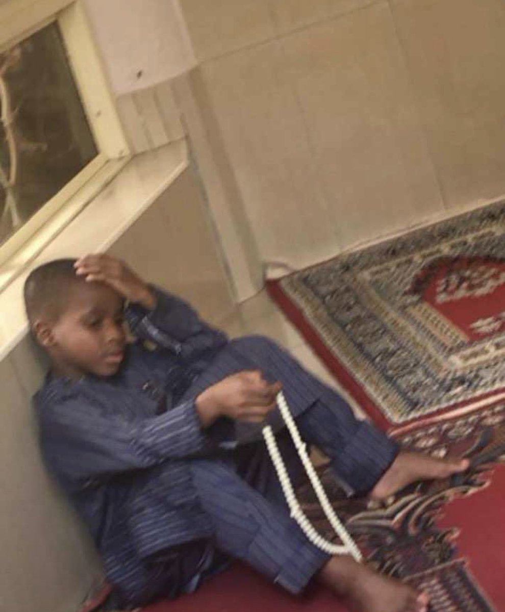 محـ(کلهونگ)ـمد tweet media
